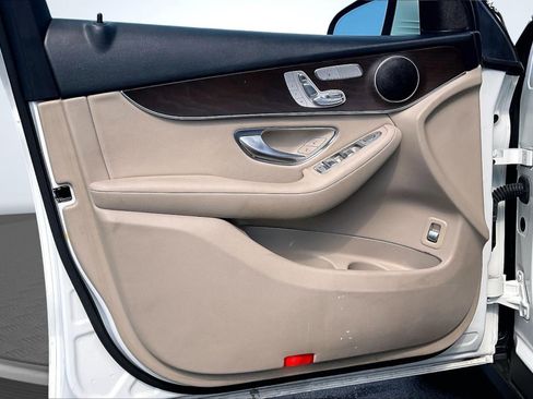 Used 2018 Mercedes-Benz GLC 300 image 23