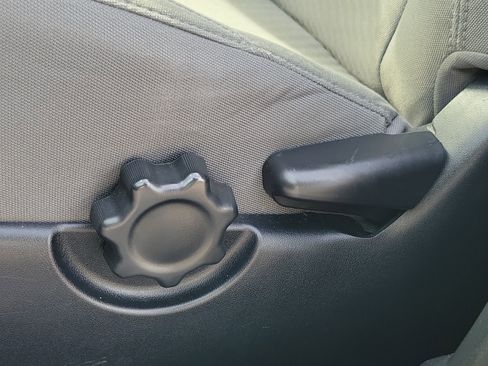 Used 2021 Toyota Tacoma SR image 16