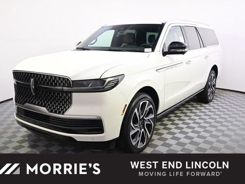 New 2026 Lincoln Navigator L Reserve AWD/4WD image 1