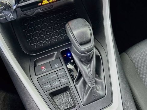 Used 2025 Toyota RAV4 XLE AWD/4WD image 15