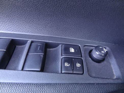 Used 2023 Toyota Corolla LE FWD image 13
