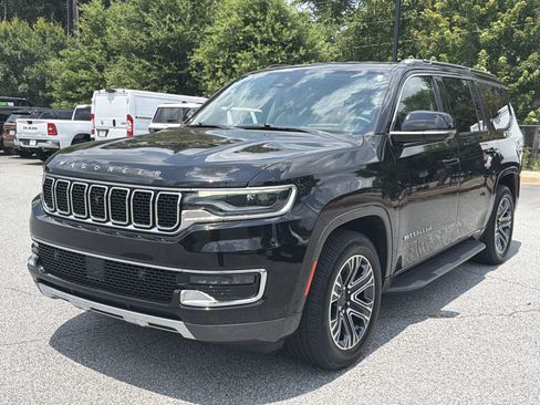 Used 2022 Jeep Wagoneer Series III w/ Convenience Group I AWD/4WD image 3