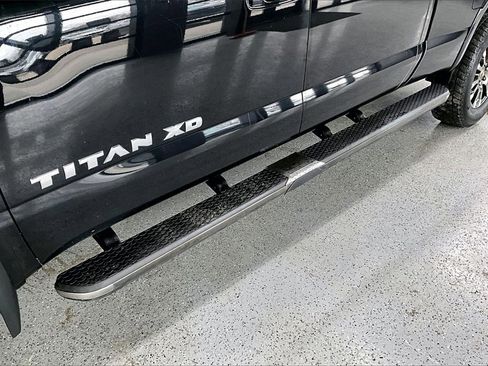 Used 2018 Nissan Titan PRO-4X image 35