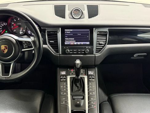 Used 2018 Porsche Macan S image 33