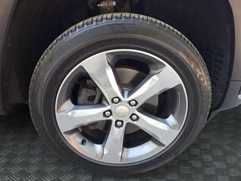 Used 2022 Jeep Grand Cherokee L Limited image 17