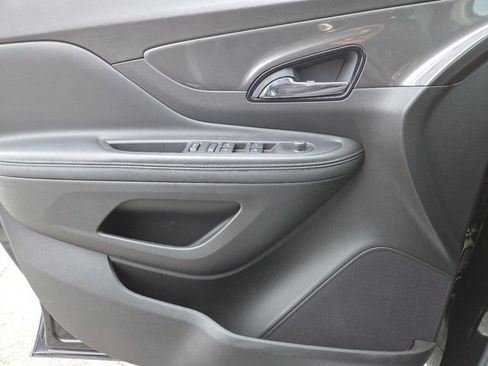 Used 2021 Buick Encore Preferred w/ Safety Package image 29