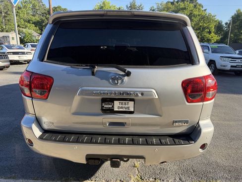 Used 2016 Toyota Sequoia SR5 w/ Premium Package RWD image 9