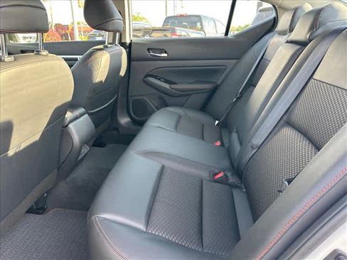 Used 2025 Nissan Altima 2.5 SR FWD image 11