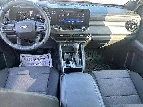 Used 2025 Chevrolet Colorado W/T RWD image 11
