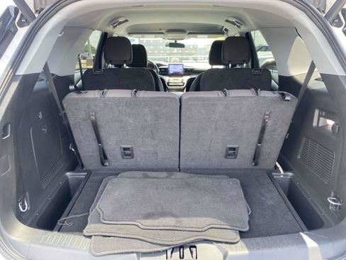 Certified 2023 Ford Explorer XLT RWD image 10
