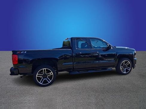 Used 2019 Chevrolet Silverado 1500 LT w/ LPO, Black Pack AWD/4WD image 3