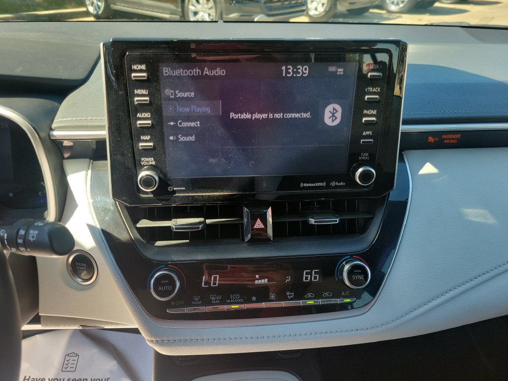 Used 2020 Toyota Corolla XSE FWD image 25