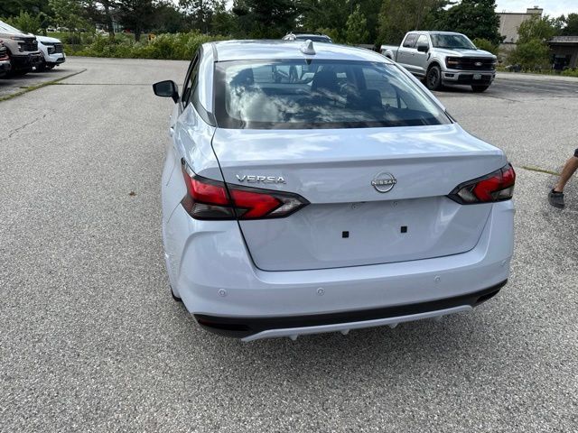 Used 2025 Nissan Versa SV w/ Trunk Package FWD image 26