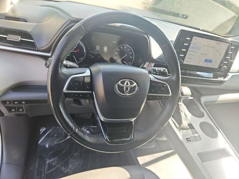 Used 2021 Toyota Sienna Limited FWD image 19
