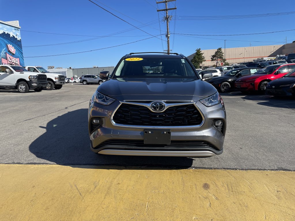 Used 2024 Toyota Highlander Platinum AWD/4WD image 5