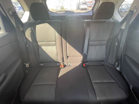 Used 2025 Nissan Rogue SV image 34