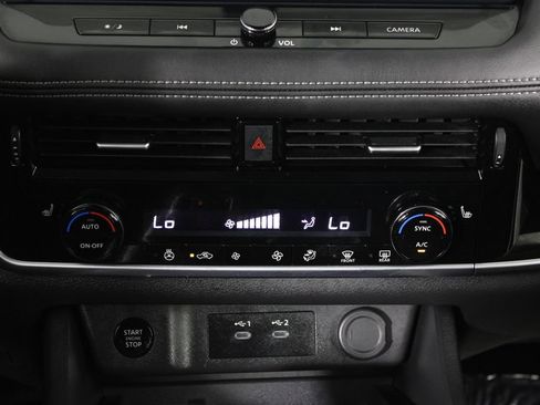 Certified 2024 Nissan Rogue SL FWD image 23