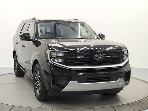 Used 2025 Ford Expedition Platinum AWD/4WD image 2