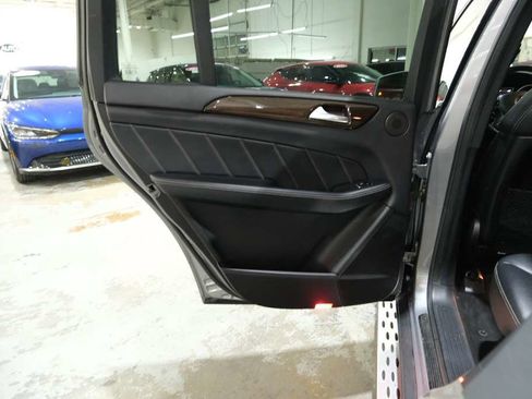 Used 2015 Mercedes-Benz GL 450 4MATIC w/ Parking Assist Package image 24