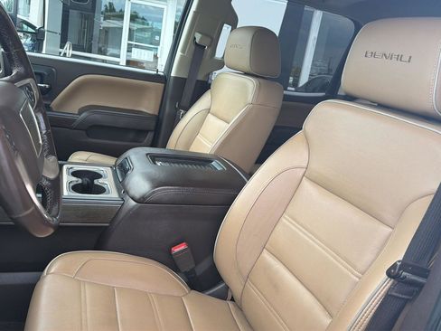 Used 2018 GMC Sierra 2500 Denali w/ Duramax Plus Package AWD/4WD image 18