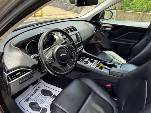 Used 2017 Jaguar F-PACE Premium AWD/4WD image 30
