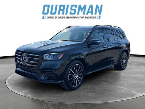 Used 2024 Mercedes-Benz GLS 450 4MATIC image 2