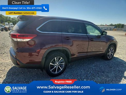 Used 2018 Toyota Highlander XLE w/ Carpet Mat Package (TMS) AWD/4WD image 4