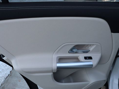 Used 2025 Mercedes-Benz GLA 250 image 26