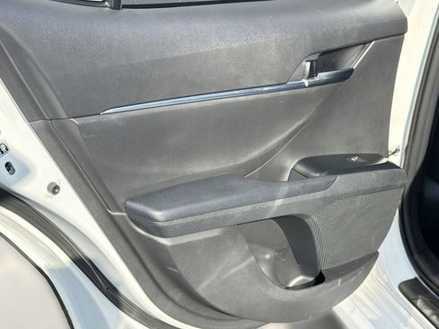 Used 2019 Toyota Camry LE FWD image 19