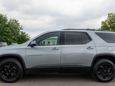 Used 2023 Chevrolet Traverse LT FWD image 8
