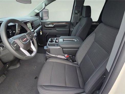New 2026 GMC Sierra 2500 SLE w/ Preferred Package image 21