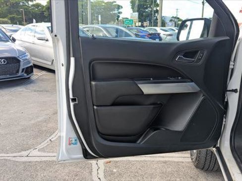 Used 2022 Chevrolet Colorado LT w/ Fleet Safety Package image 13