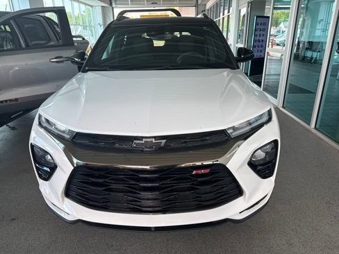 Used 2021 Chevrolet TrailBlazer RS w/ Convenience Package FWD image 2