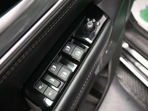 Used 2024 Jeep Wagoneer Series III AWD/4WD image 14