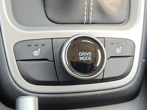 New 2026 Hyundai Venue SEL FWD image 15