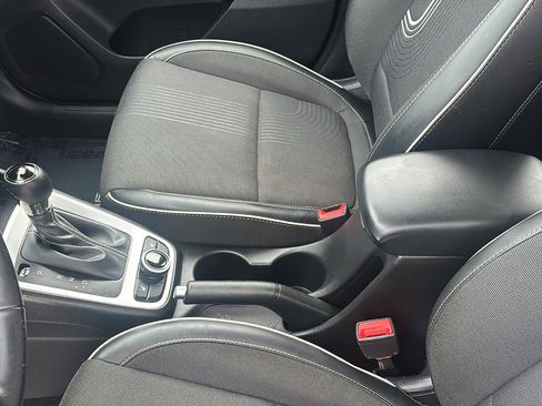 Used 2024 Hyundai Venue Limited image 22