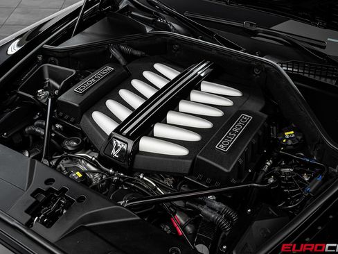 Used 2016 Rolls-Royce Wraith RWD image 11