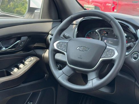 Used 2023 Chevrolet Traverse RS AWD/4WD image 13
