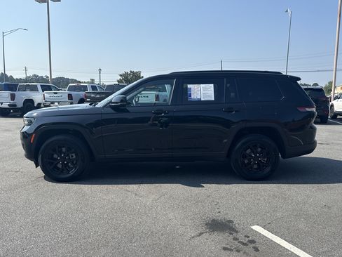 Used 2024 Jeep Grand Cherokee L Laredo image 9