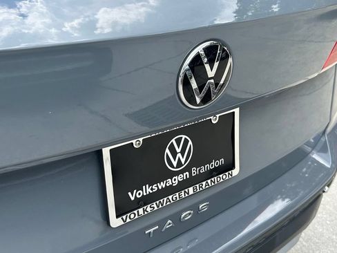 Certified 2024 Volkswagen Taos SE FWD image 31