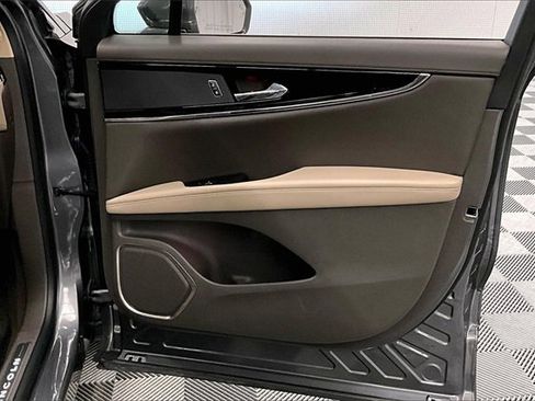 Used 2022 Lincoln Nautilus Reserve w/ Monochromatic Package image 18