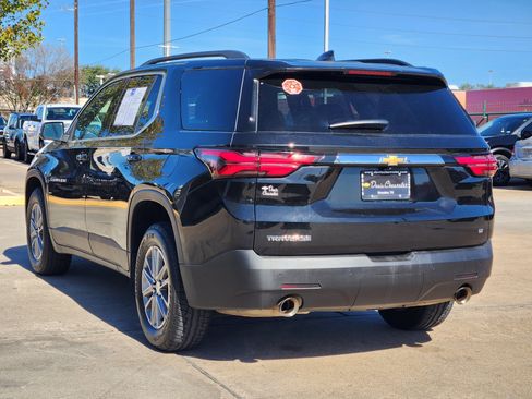 Used 2023 Chevrolet Traverse LT image 6