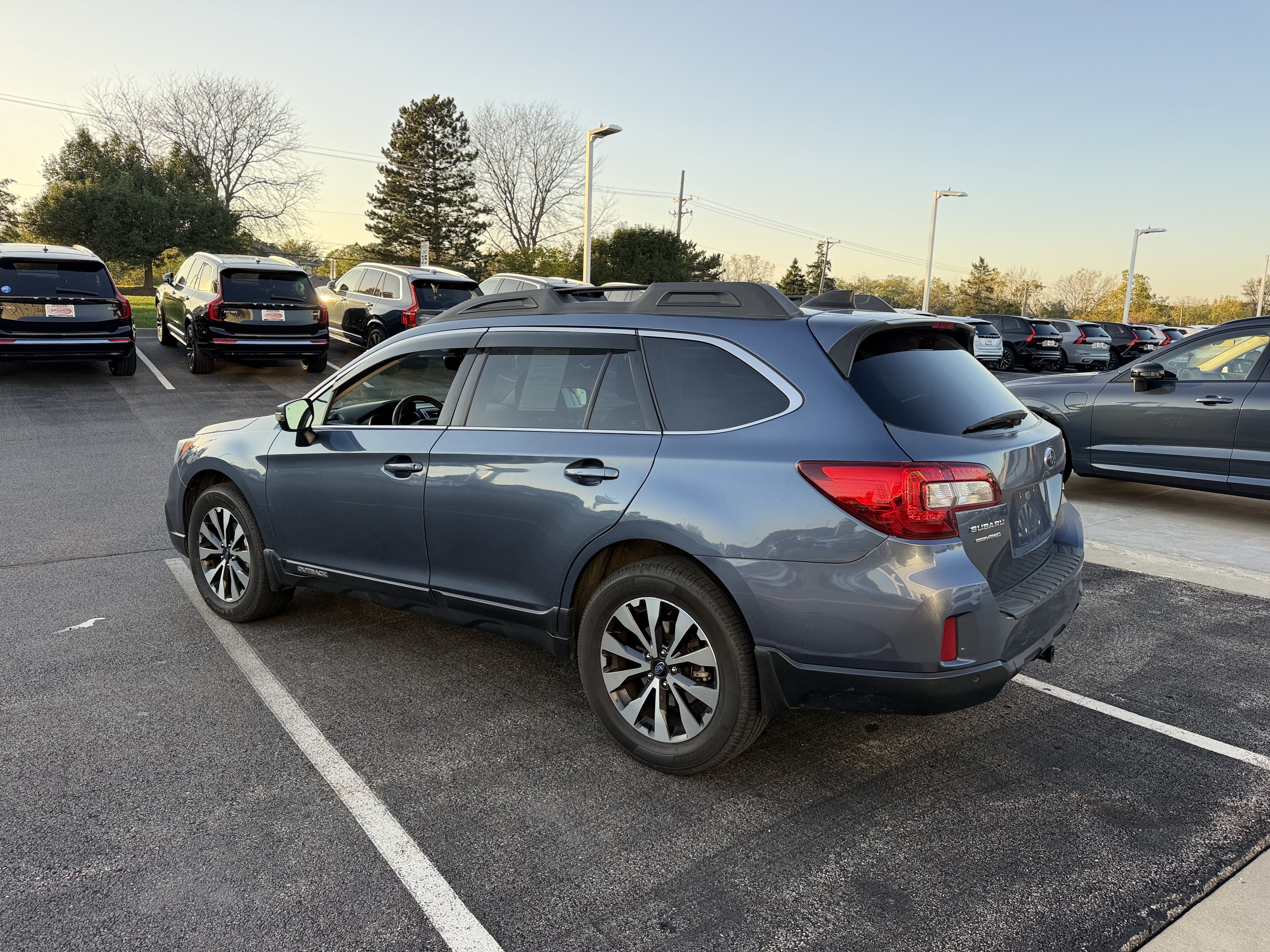 Used 2017 Subaru Outback 2.5i Limited AWD/4WD image 5