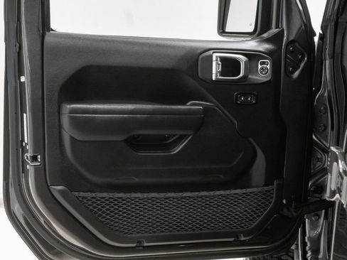 Used 2025 Jeep Wrangler Unlimited Rubicon 4xe w/ Convenience Group image 9