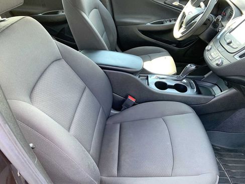 Used 2018 Chevrolet Malibu LS FWD image 25