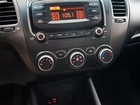 Used 2018 Kia Forte LX image 28