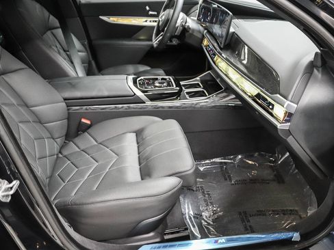Used 2026 BMW 750e xDrive w/ Executive Package AWD/4WD image 16