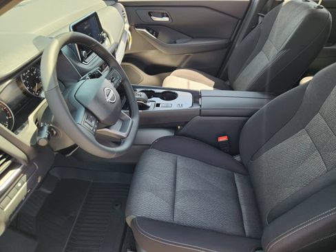 New 2026 Nissan Rogue SV FWD image 9