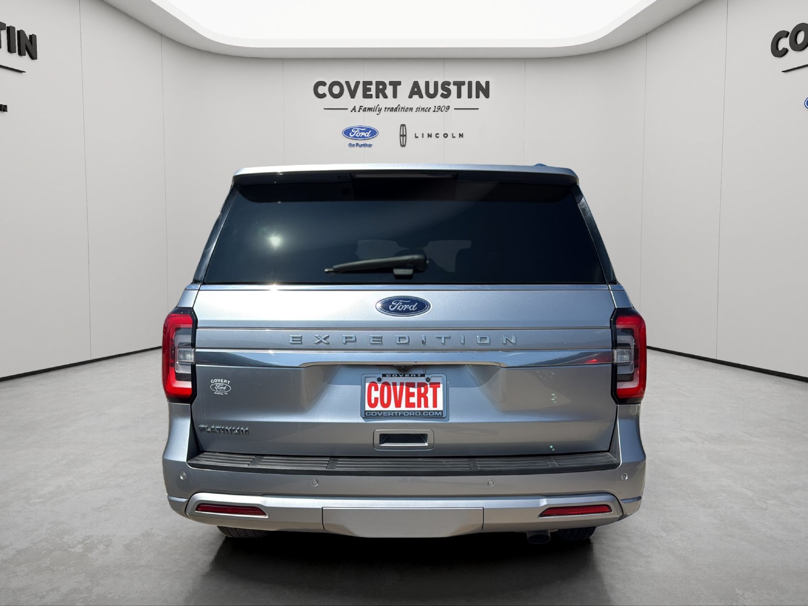 Certified 2023 Ford Expedition Platinum AWD/4WD image 4