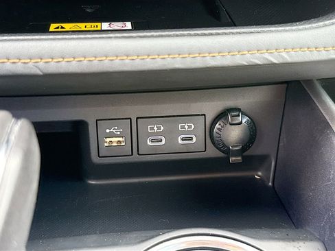 Used 2023 Toyota Highlander Bronze Edition image 17